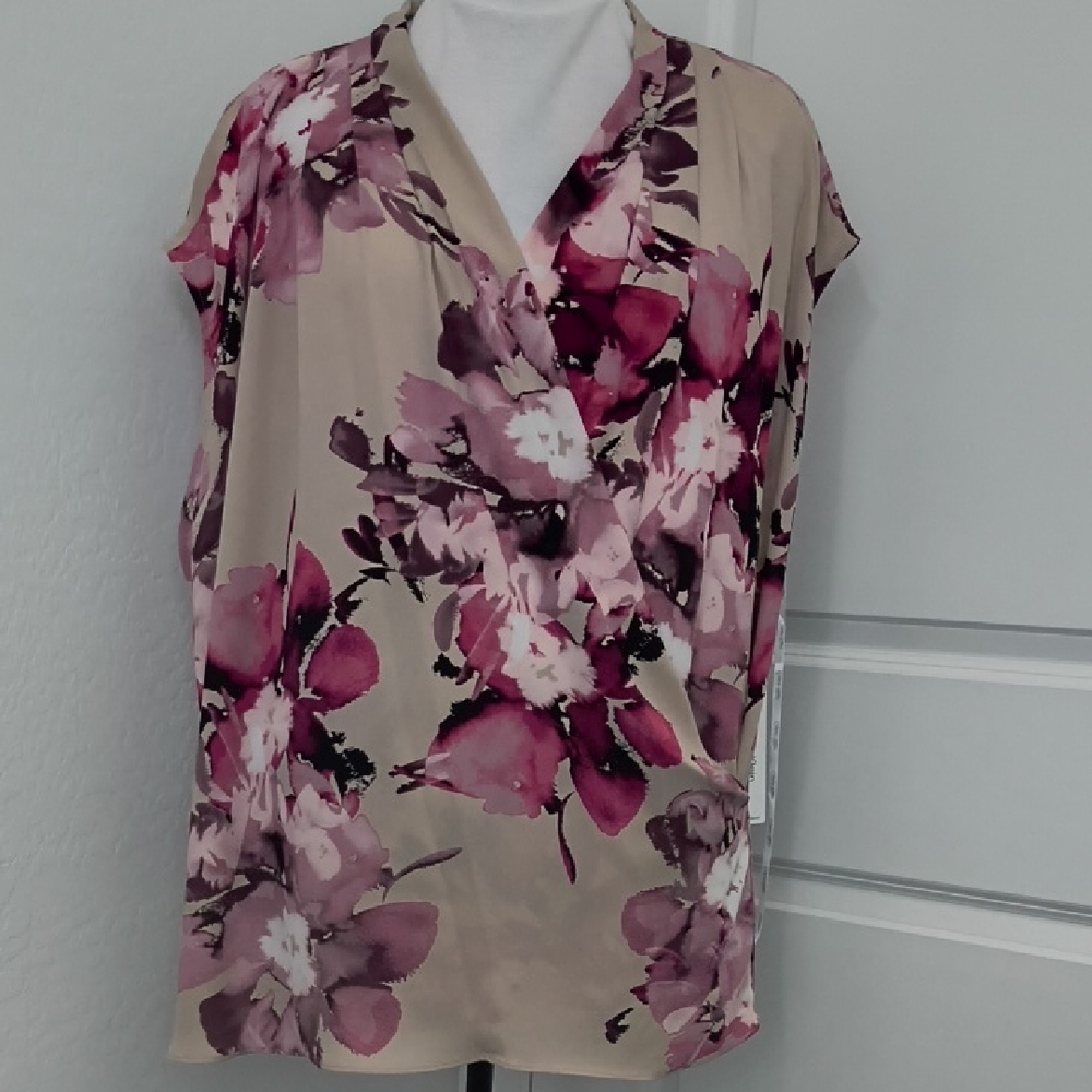 Calvin Klein 3X Floral V-Neck Women's Top - Pink and Cream